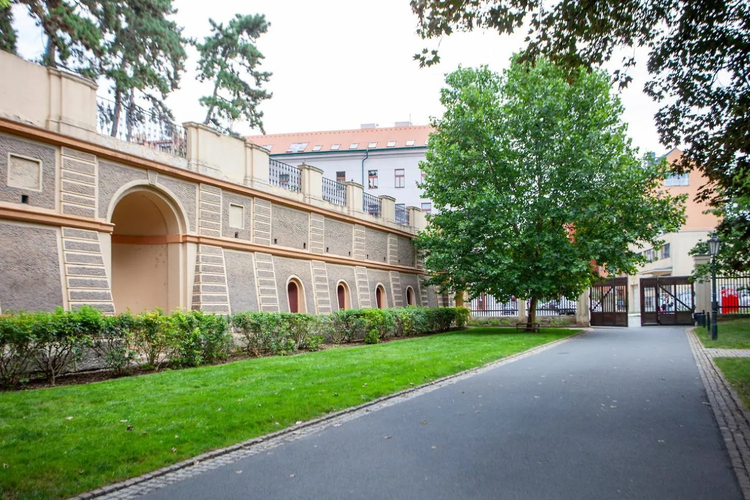 Blueground Prague 10 Equipped Vsfs University Prg-28 Lägenhet